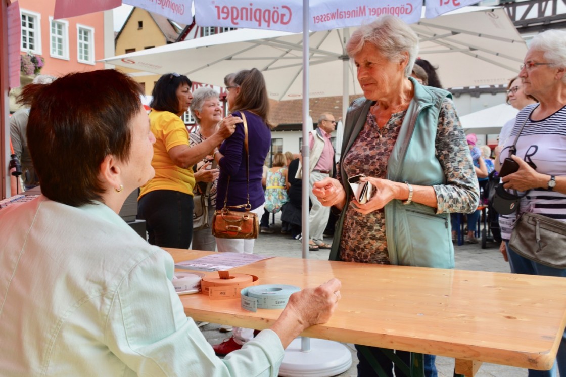 Lange Tafel auf dem Oberen Marktplatz 2017